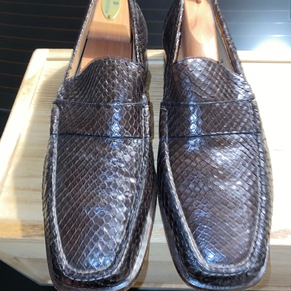 Bruno Magli Cesar brown reptile hard bottom loafers - Picture 3 of 7